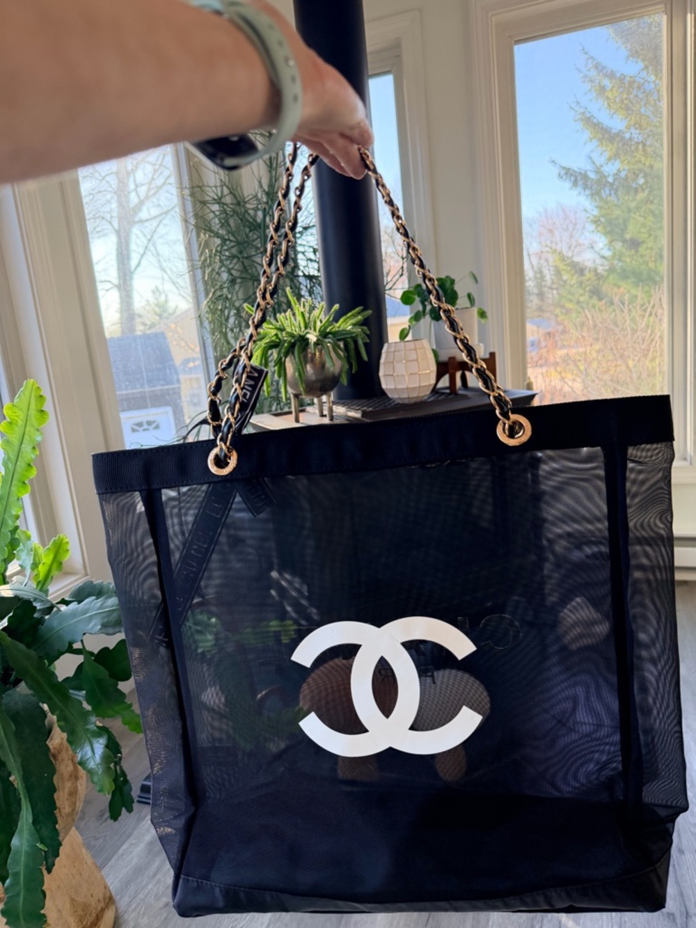BRAND NEW Chanel Beaute Black Mesh Bag w Gold Chain & Matching Mesh Pouch - Picture 10 of 16